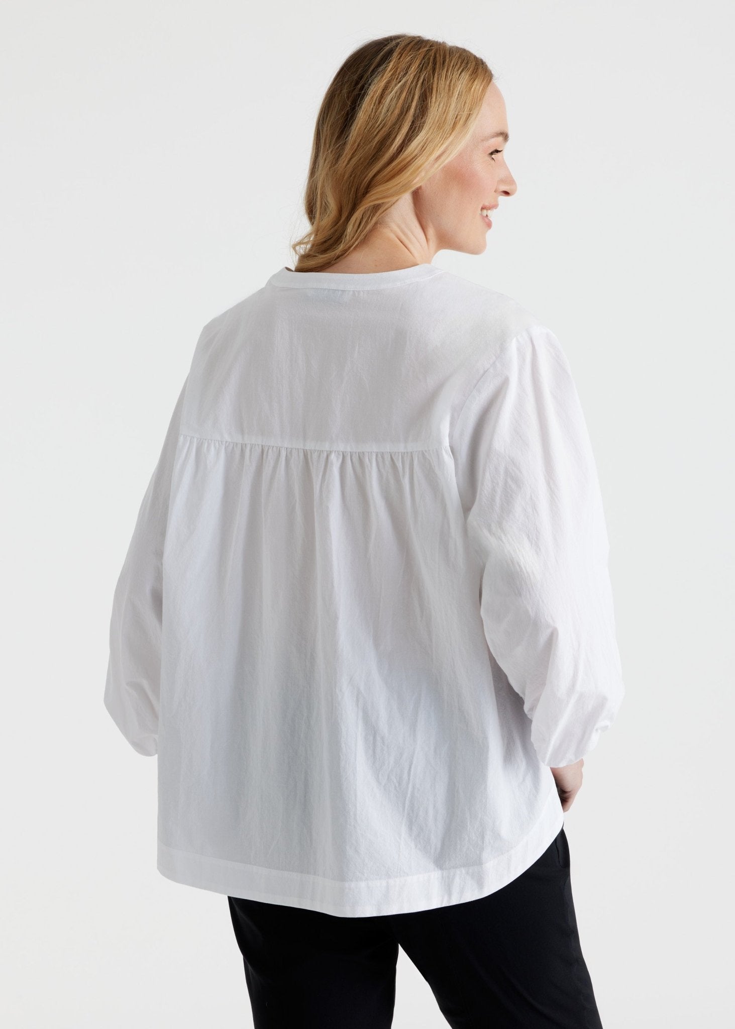Legere Bluse BLOMBERGA aus 100 % Baumwolle - FOX'S - Fashion