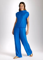 Legere Bluse NATRONI mit raffiniertem Kragen und kurzen Ärmeln in Blau