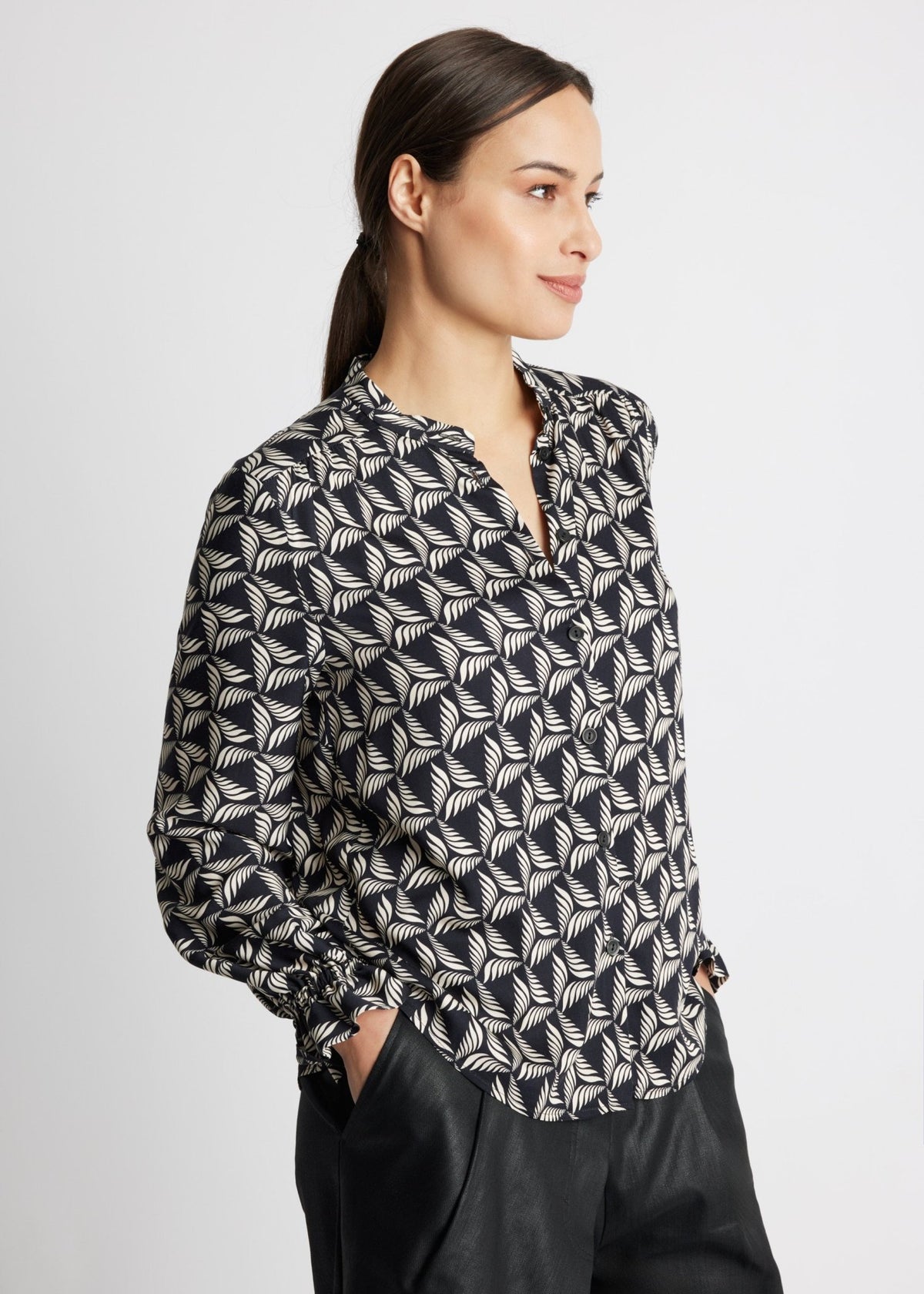 Legere Bluse VALYRA aus 100 % Viskose - FOX'S-Fashion
