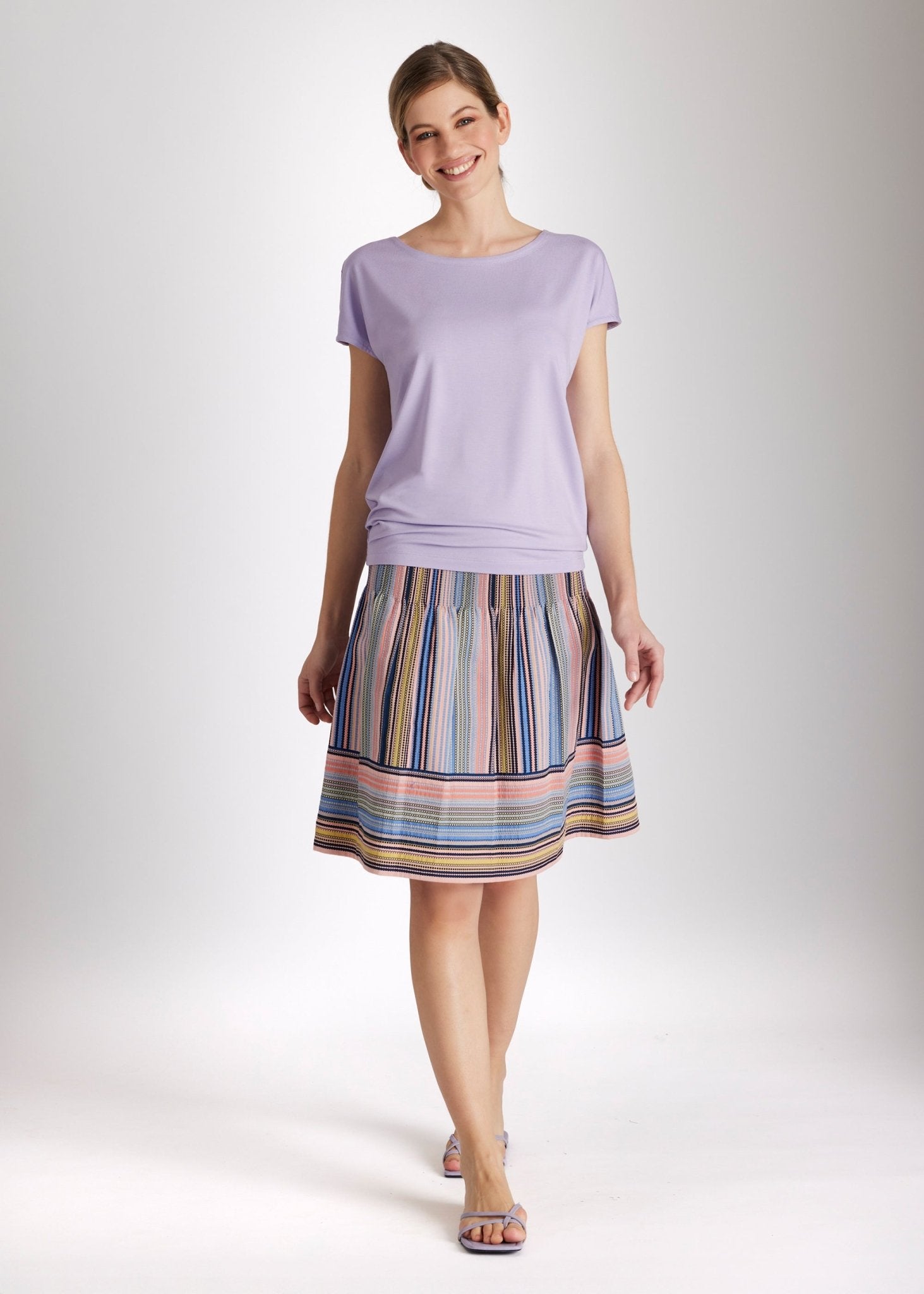 Legeres Shirt CIKUNA mit Rundhals und kurzen, überschnittenen Ärmeln in Flieder