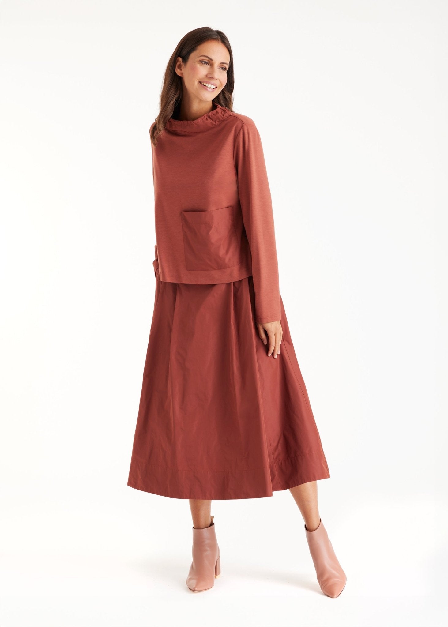 Rock GOMYRO in Midi-Länge mit Falten und Eingrifftaschen in Braun