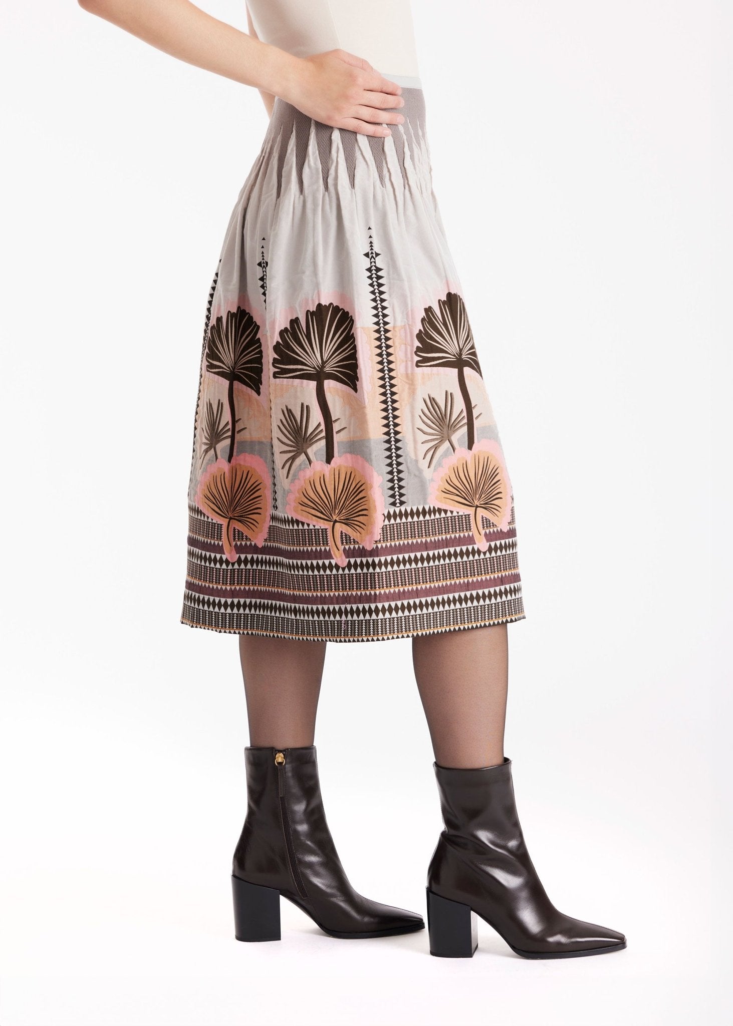 Ausgestellter Rock LONGERO-W in Midi-Länge mit Gummibund und floralem Muster in Beigetönen