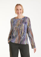 Pullover APULO mit U-Boot-Ausschnitt, langen Armen und mehrfarbigem Muster in Blau- und Violetttönen