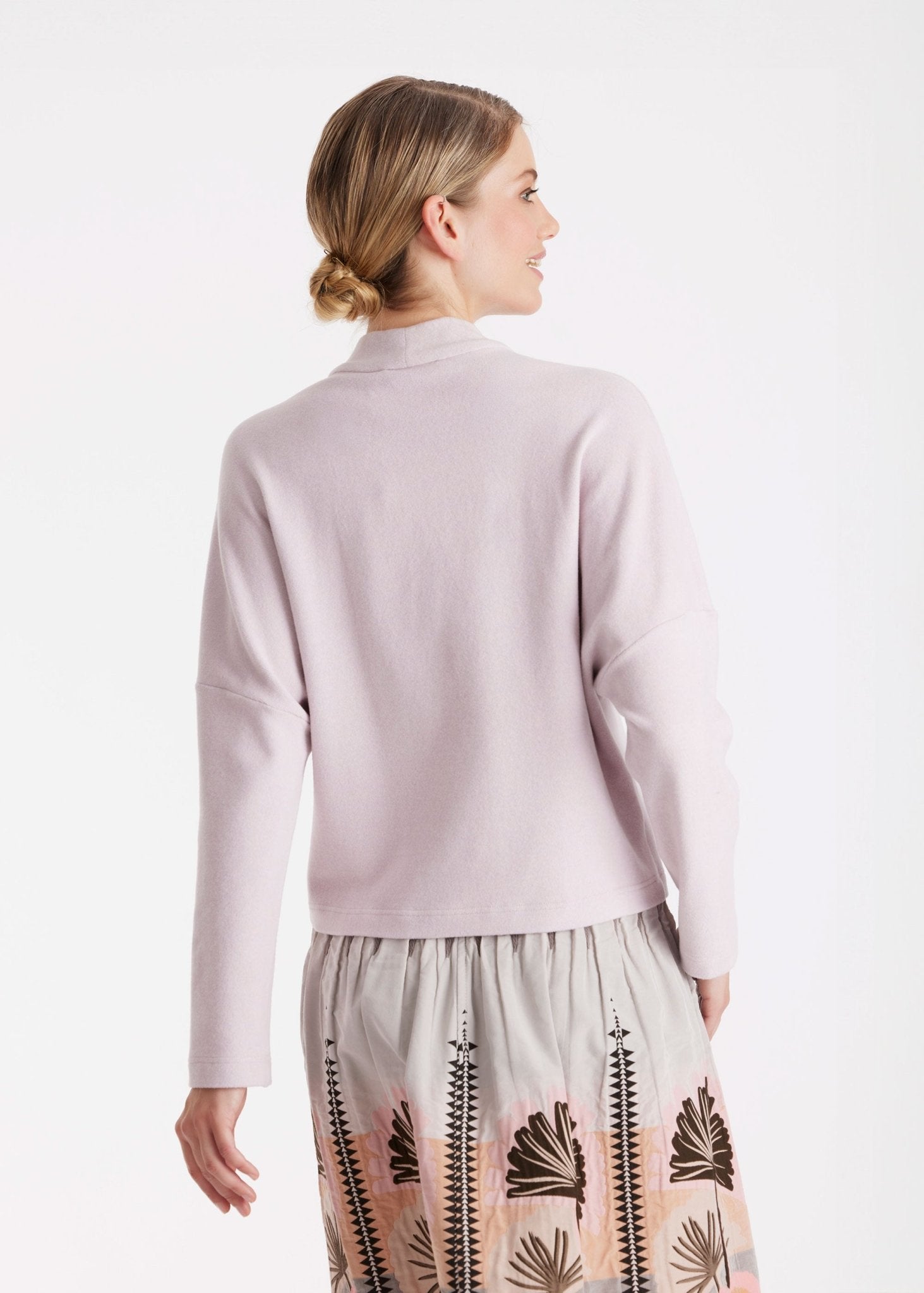 Pullover FEALIA mit V-Ausschnitt und langen Armen in Rosa