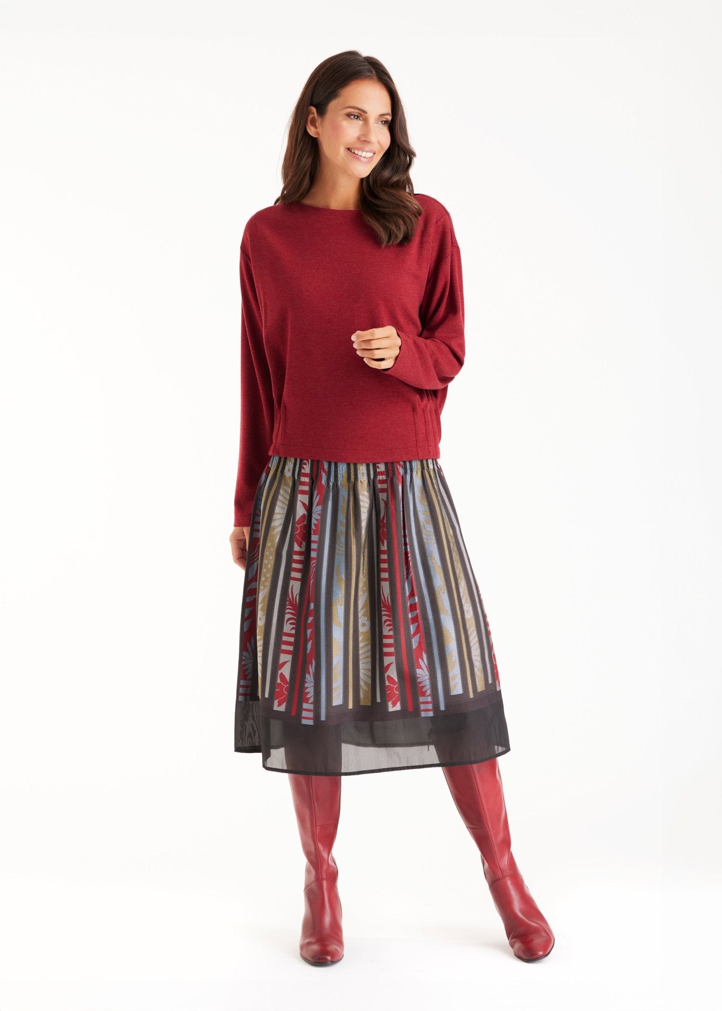 Pullover OLOVA mit U-Boot-Ausschnitt, langen Armen und seitlichen Biesen in Rot