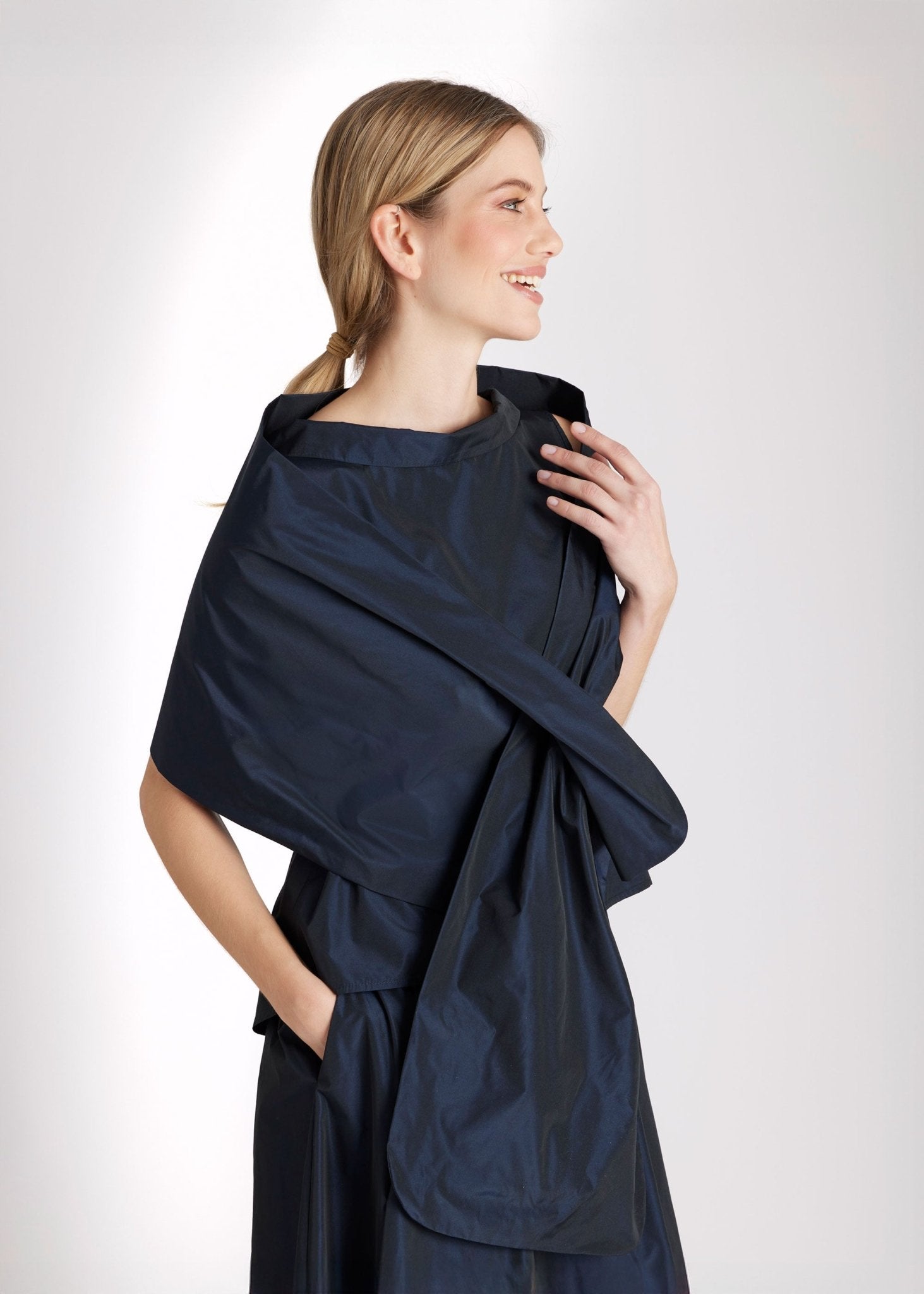 Rechteckige Stola STOLIA aus Taft mit Durchzugschlitz - FOX'S - Fashion