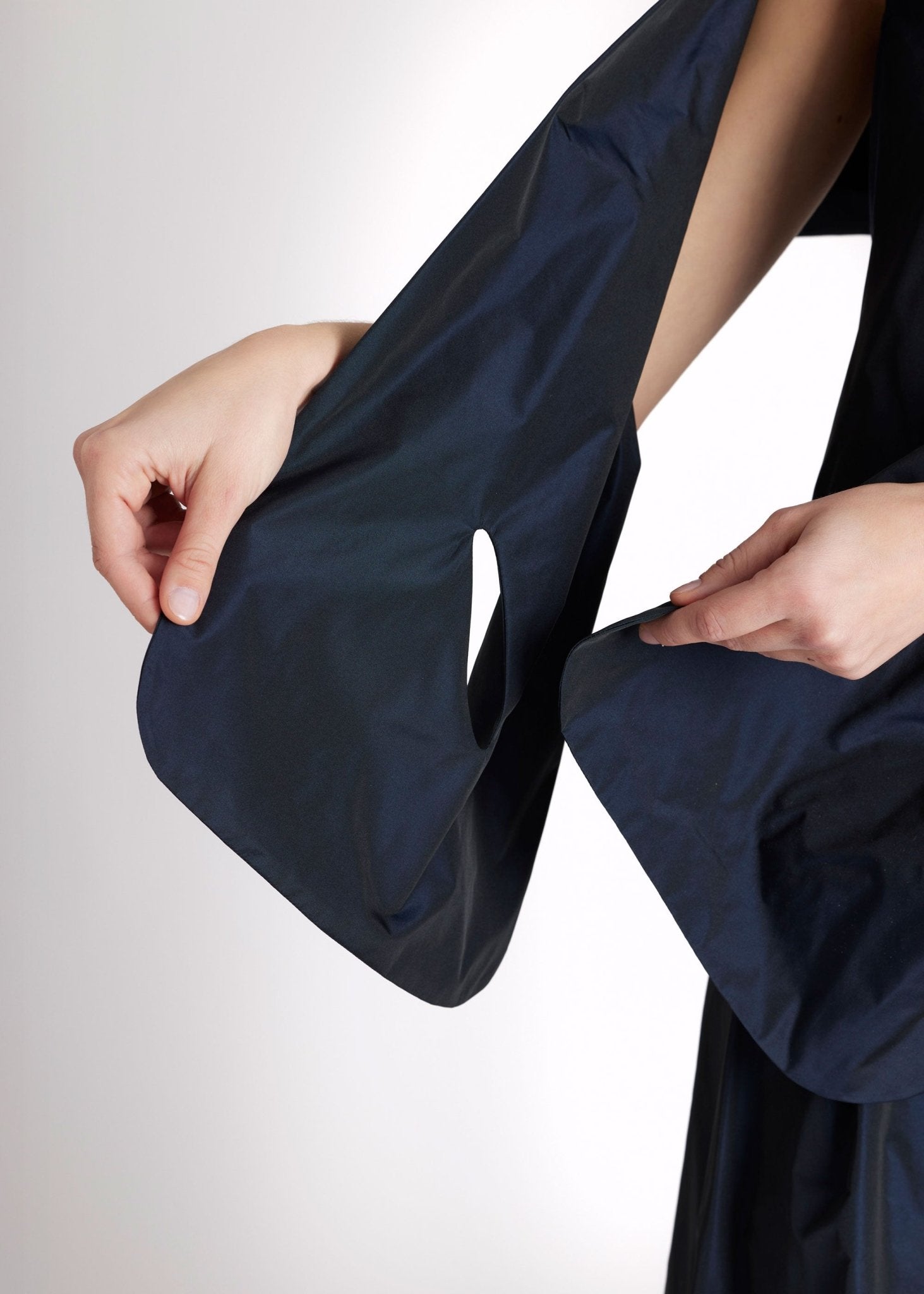 Rechteckige Stola STOLIA aus Taft mit Durchzugschlitz - FOX'S - Fashion