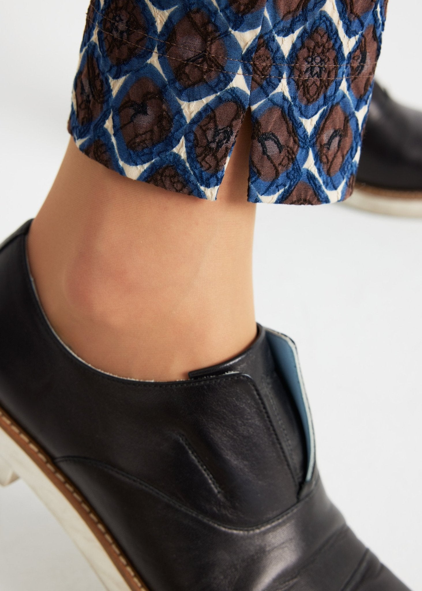 Schmale Hose ENESTRA aus Viskose-Mix mit Gummibund - FOX'S-Fashion
