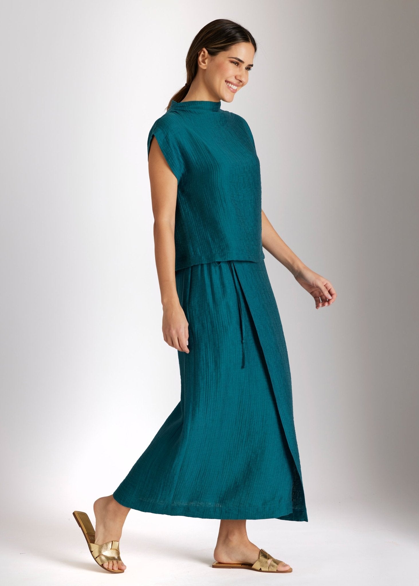 Midi-Rock NAWIKORO in Wickeloptik mit Bindetail und schmaler Form in Dunkelgrün