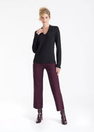 Shirt CYKA mit V-Ausschnitt und langen Armen in Schwarz