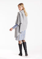 Stola SUSTOLA in Hellgrau