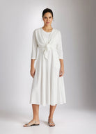 Ärmelloses Midi-Kleid NOWINA mit Rundhalsausschnitt und weitem Rock in Weiß