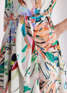 Ärmelloses Midi-Kleid DEMONA mit Rundhalsausschnitt, taillierter Form und floralem Print