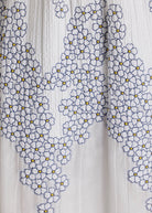 Tailliertes, knielanges Kleid LIMUK mit U-Boot-Ausschnitt und ohne Ärmel in Weiß mit Blumenmuster