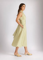 Ärmelloses Midi-Kleid GUANOTA mit V-Ausschnitt, Kragen und Bindegürtel in gelb-weiß gestreift