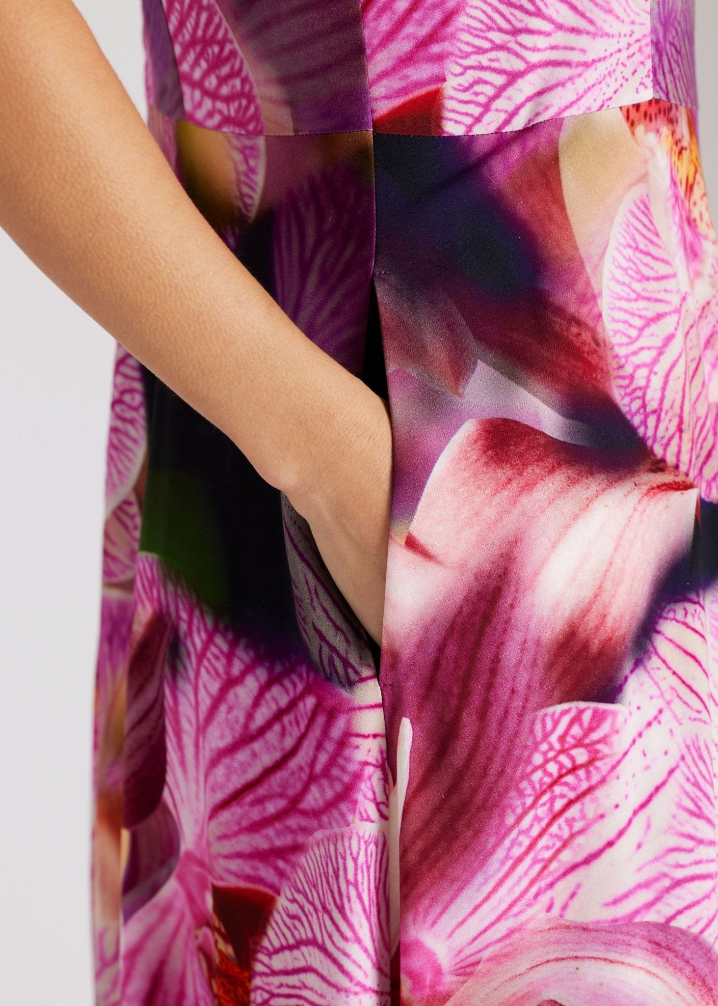 Tailliertes Midi - Kleid VOLCANA aus Viskose - FOX'S - Fashion