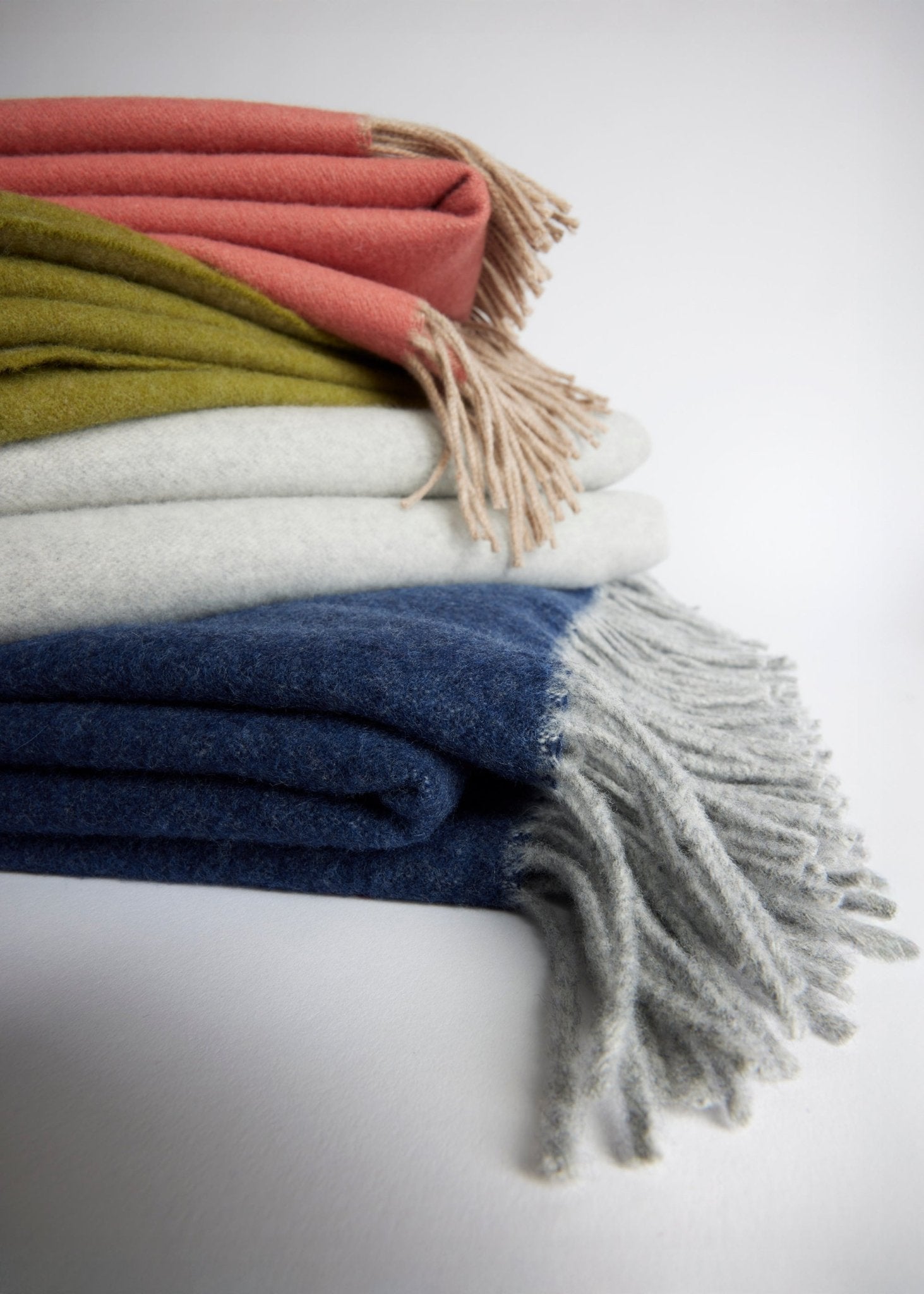 Weiche Decke LANA aus extrafeiner Schurwolle in Doubleface - Machart - FOX'S - Fashion