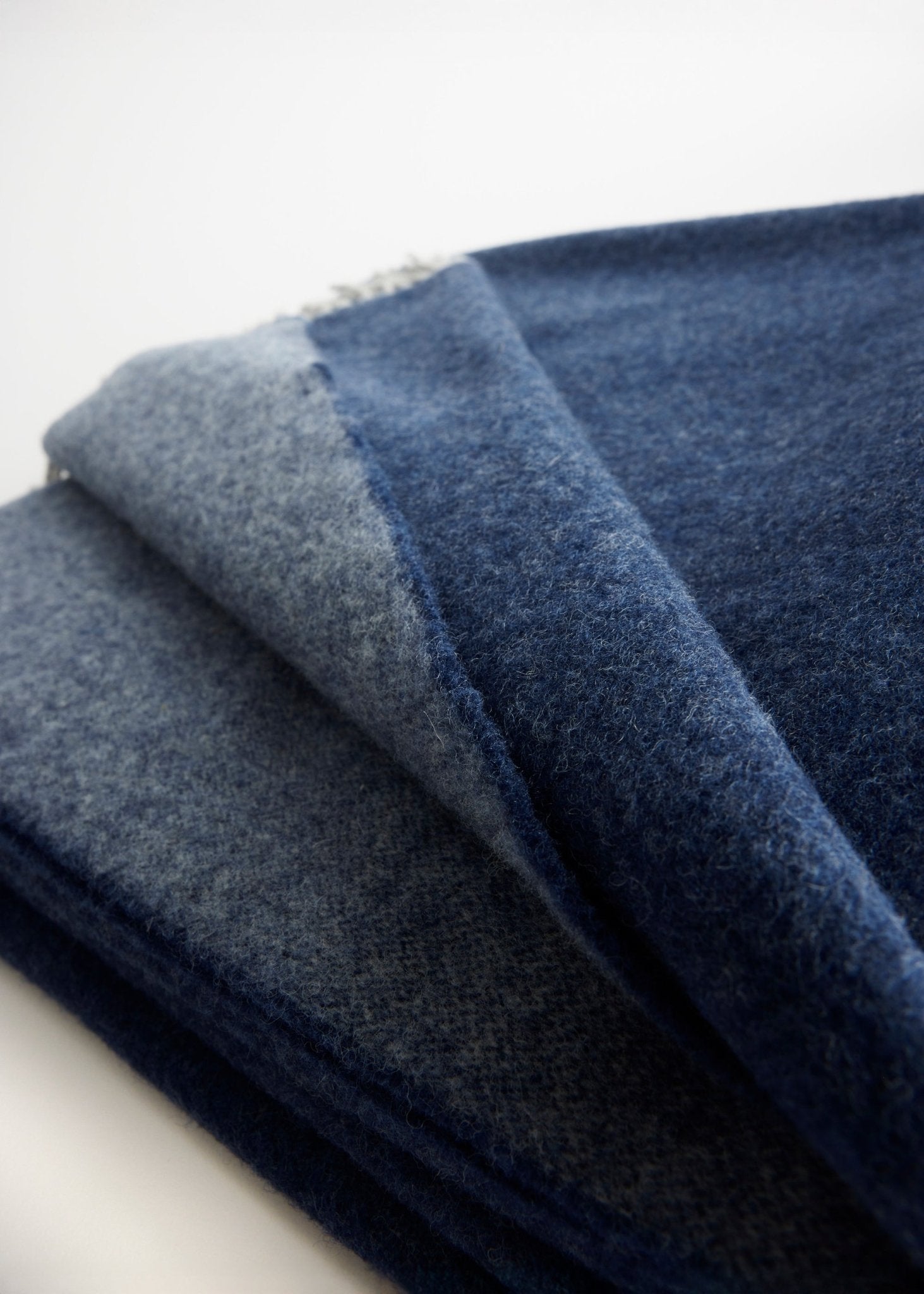 Weiche Decke LANA aus extrafeiner Schurwolle in Doubleface - Machart - FOX'S - Fashion