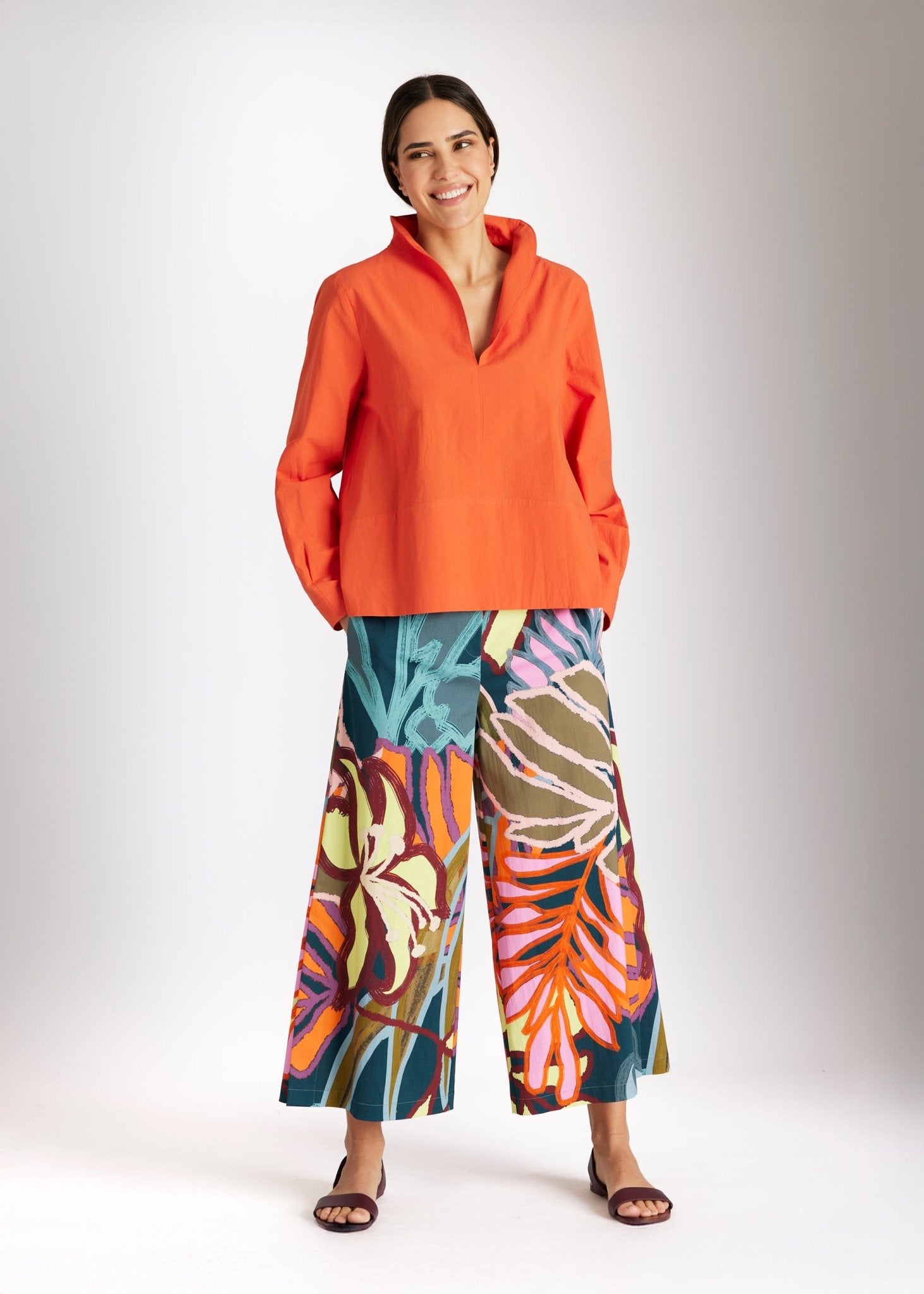 Culotte DUKANA mit weitem Bein in 7/8-Länge und mehrfarbigem, floralem Print 